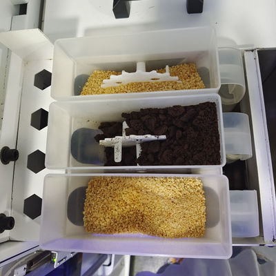 Mesin penjual otomatis es krim lembut luar ruangan Halo dengan layar sentuh 32 inci dan fungsi pembersihan otomatis